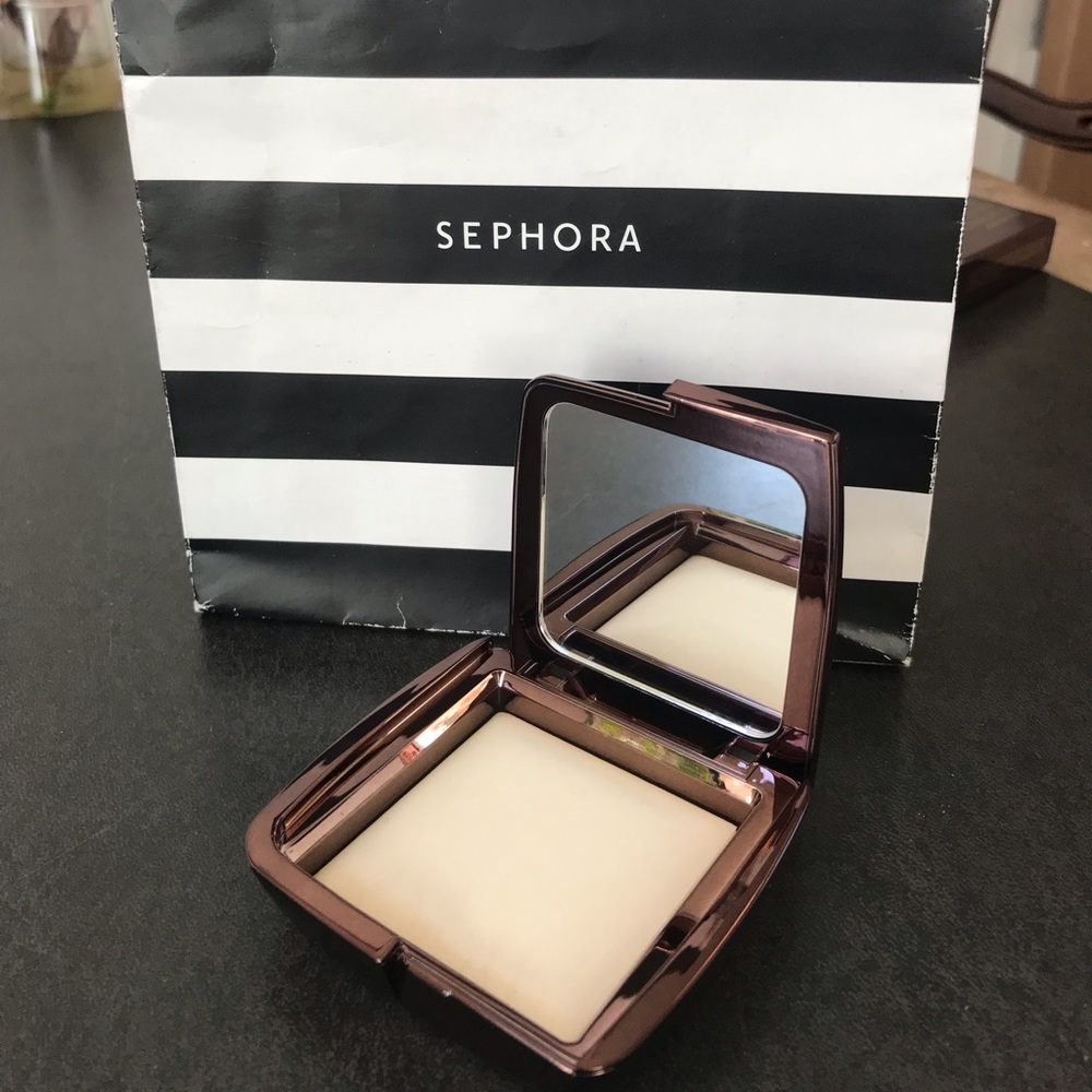 Hourglass Diffused light